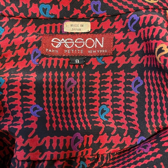 Vintage Sasson bow tie blouse. - Picture 2 of 3